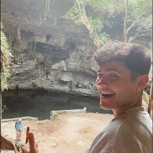 Meet your Posher, Maxwell